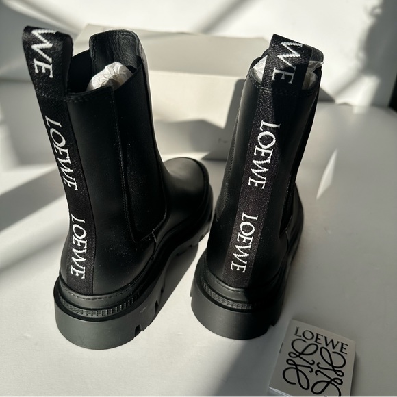 Loewe Chelsea Boots Black Leather Back Logo Pull - Picture 14 of 15